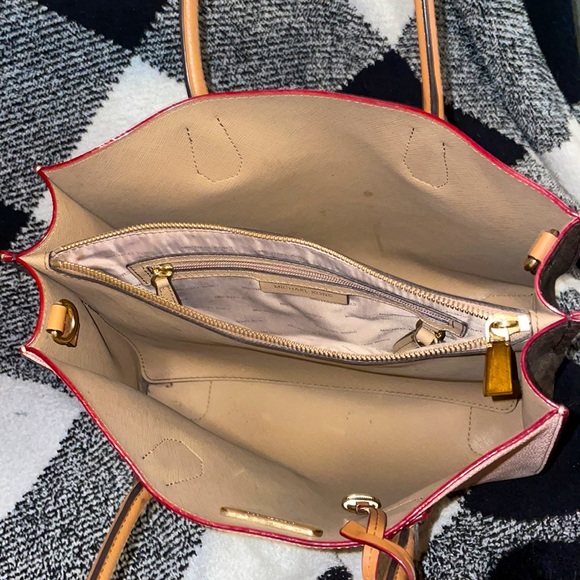 Micheal Kors purse, cream color - Picture 2 of 2